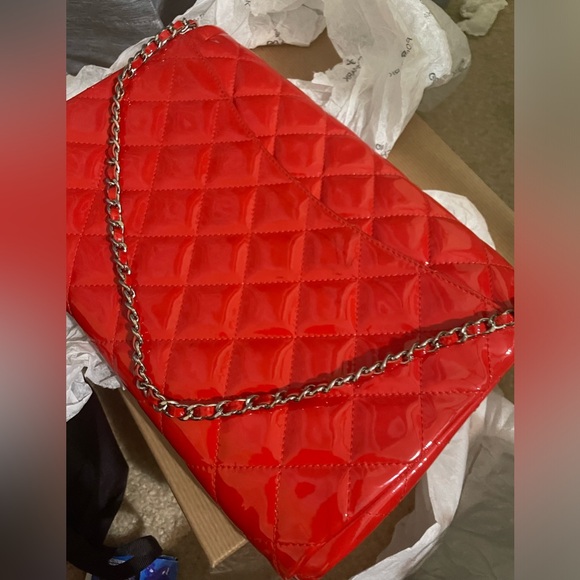 Red patent Chanel classic flap clutch with chain - Picture 9 of 16